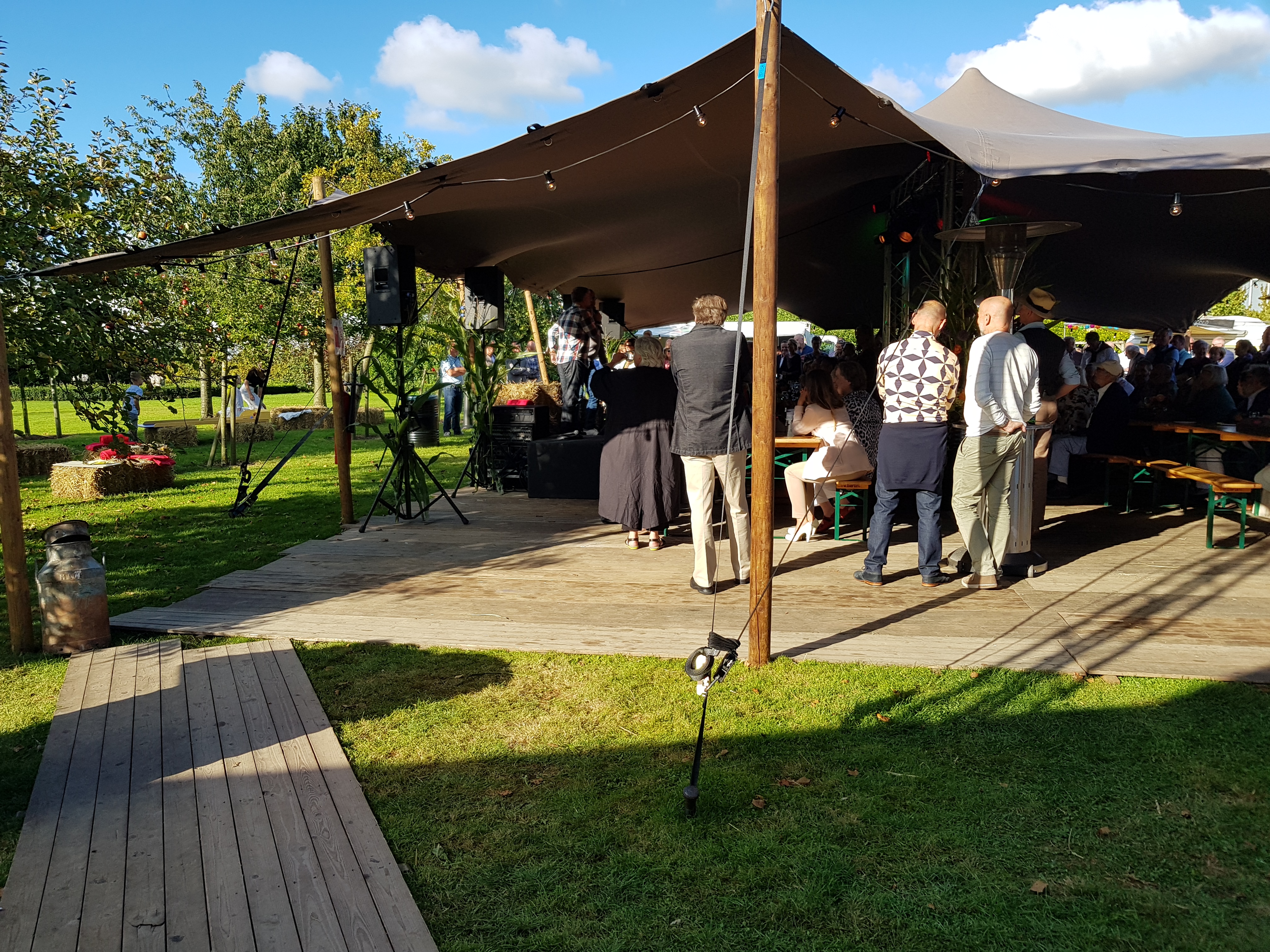 Stretchtent tuinfeest