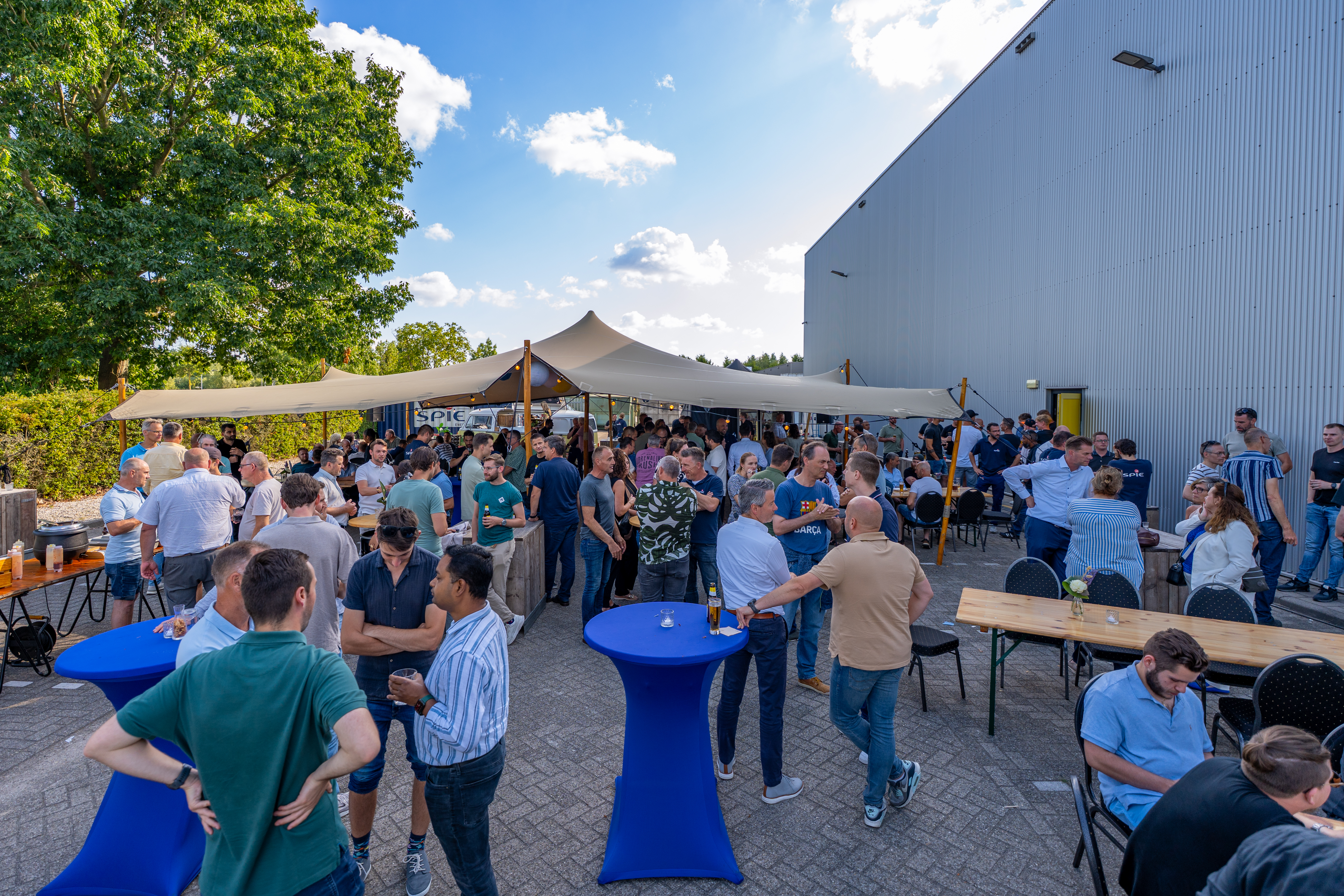 Foodtruck met hotdogs