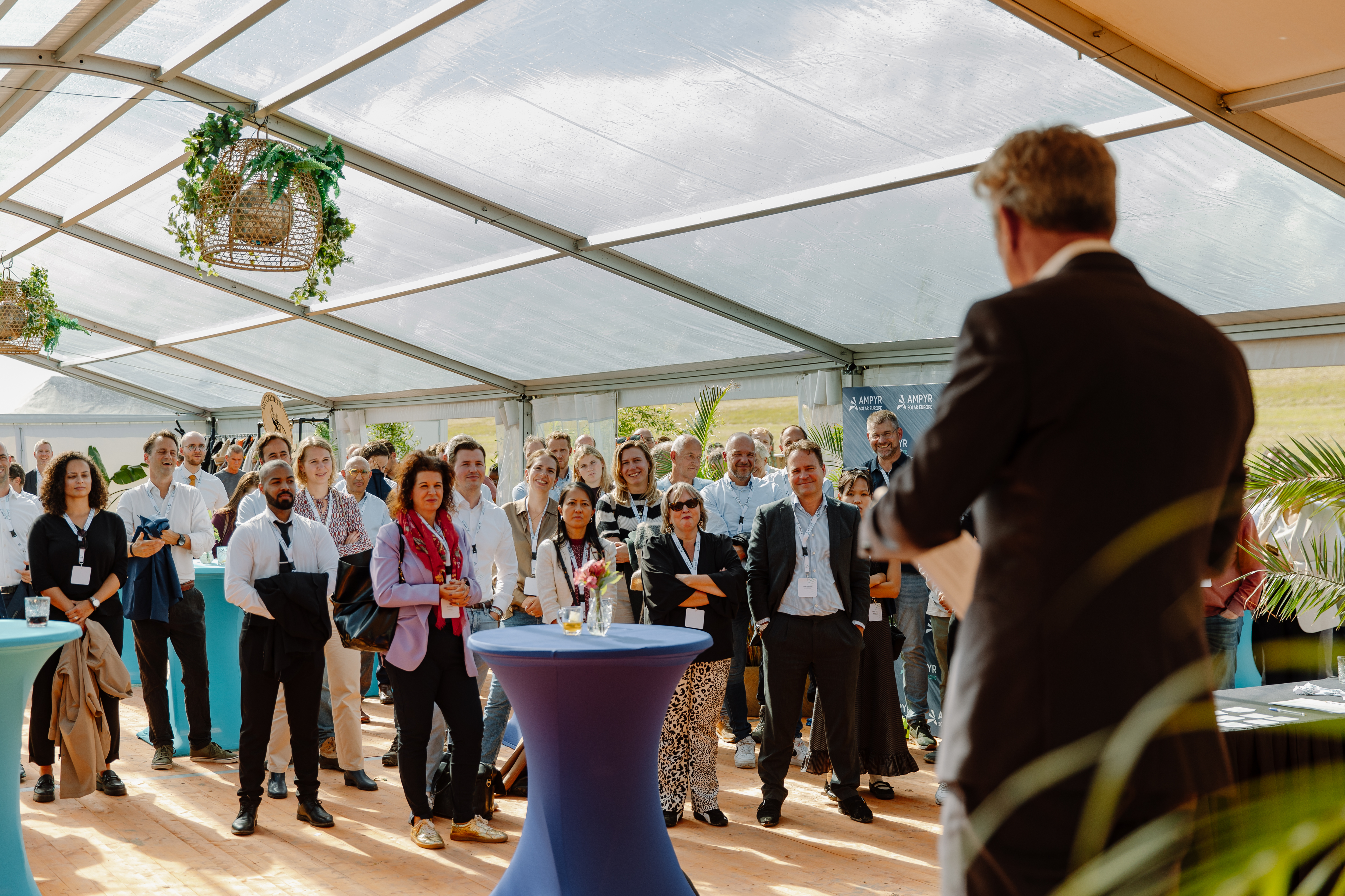 Opening met confetti