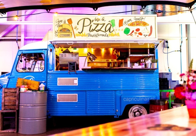 Stretchtent met sfeervolle inrichting